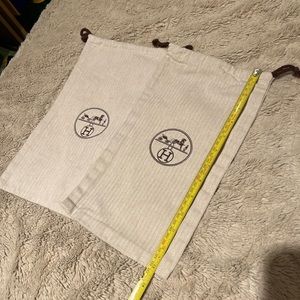 2 slim Hermes dust covers